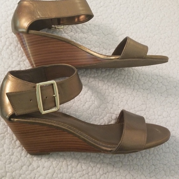 Ladies GLACEE Pewter Color Wedge Sandals 8.5M - Picture 3 of 6